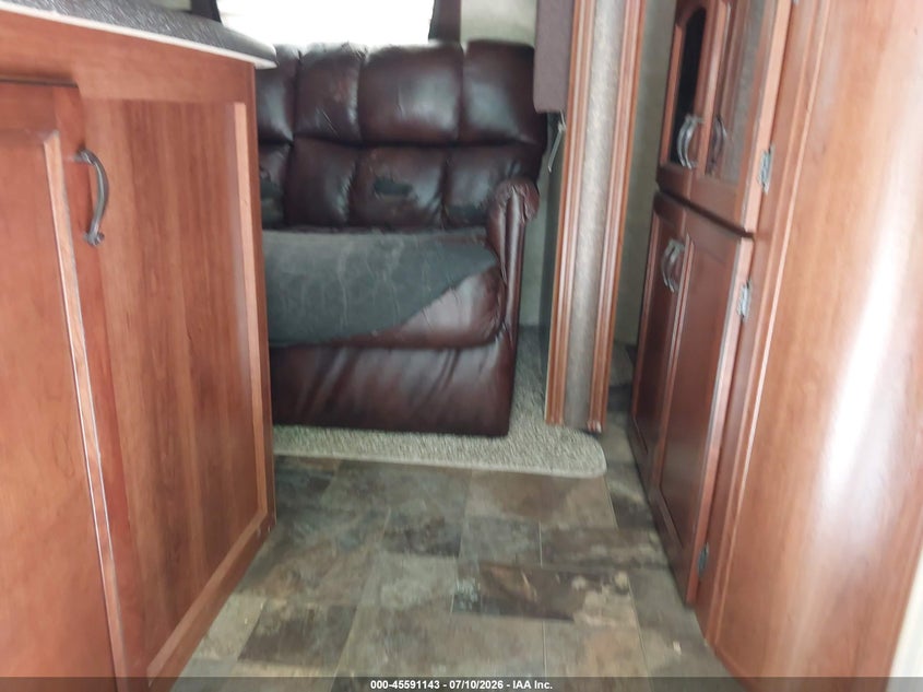 2014 FOREST RIVER TRACER 3150BHD auction photo 5