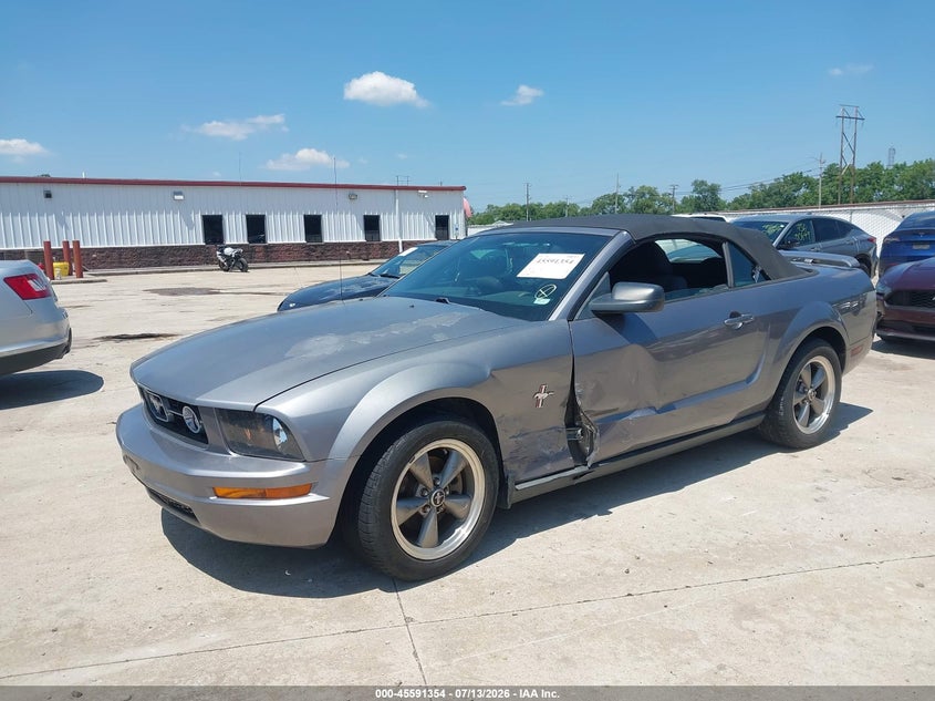 2006 FORD MUSTANG auction photo 2