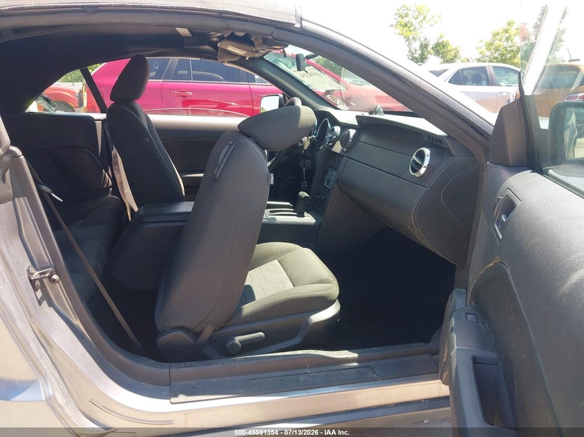 2006 FORD MUSTANG auction photo 5