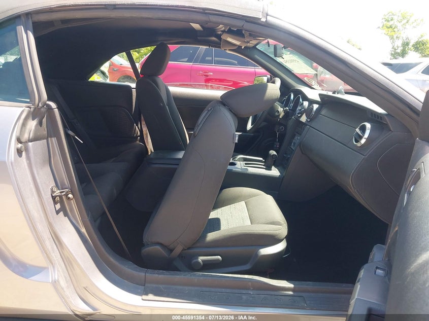 2006 FORD MUSTANG auction photo 8