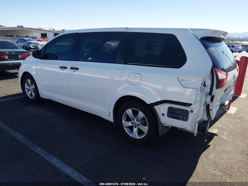2017 TOYOTA SIENNA auction photo 3