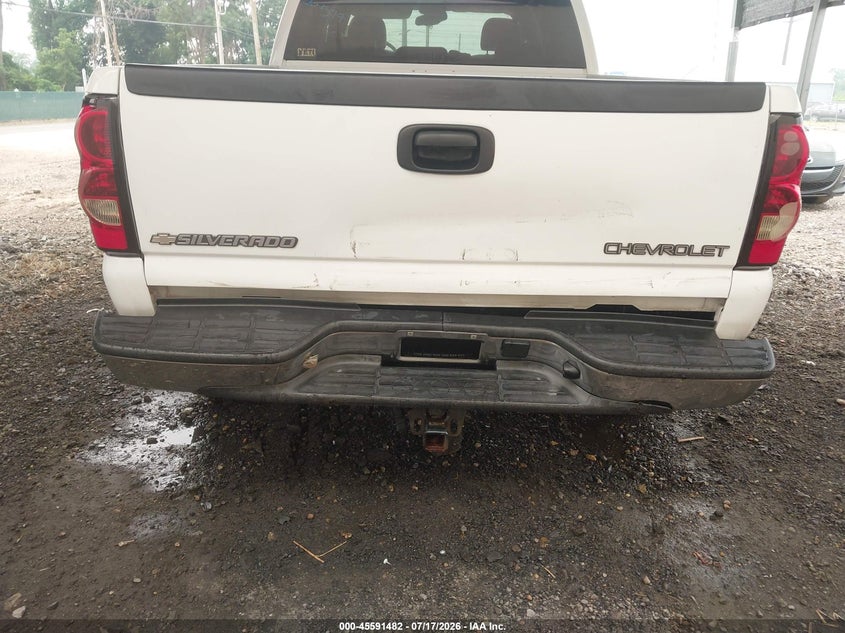 2005 CHEVROLET SILVERADO PICKUP 6.0L V-8 300HP