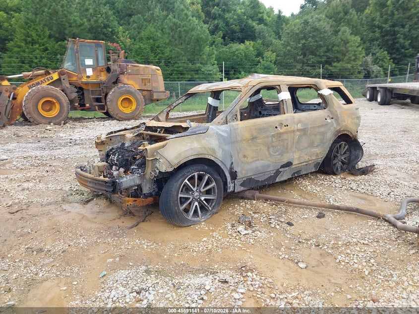 2015 Ford Explorer, Total Burn, IAAI, VIN 1FM5K8D8XFGB86821 — photo 2