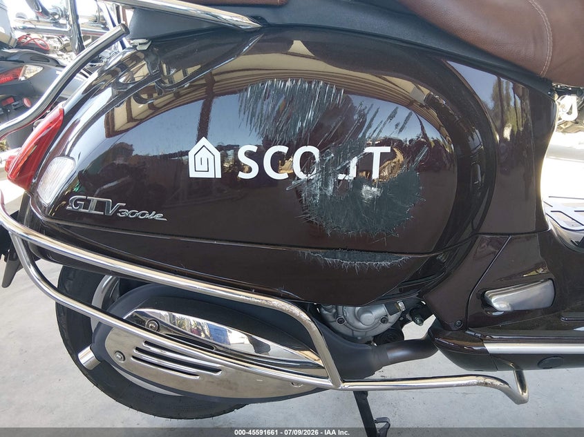 2012 VESPA GTS auction photo 8
