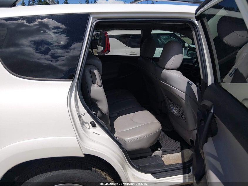 2011 TOYOTA RAV4 auction photo 8