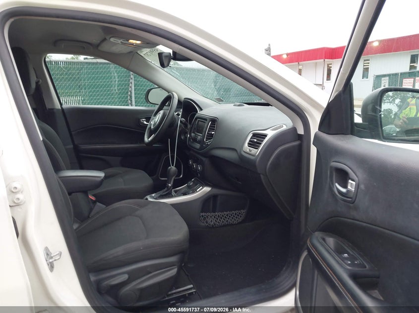 2018 JEEP COMPASS auction photo 5