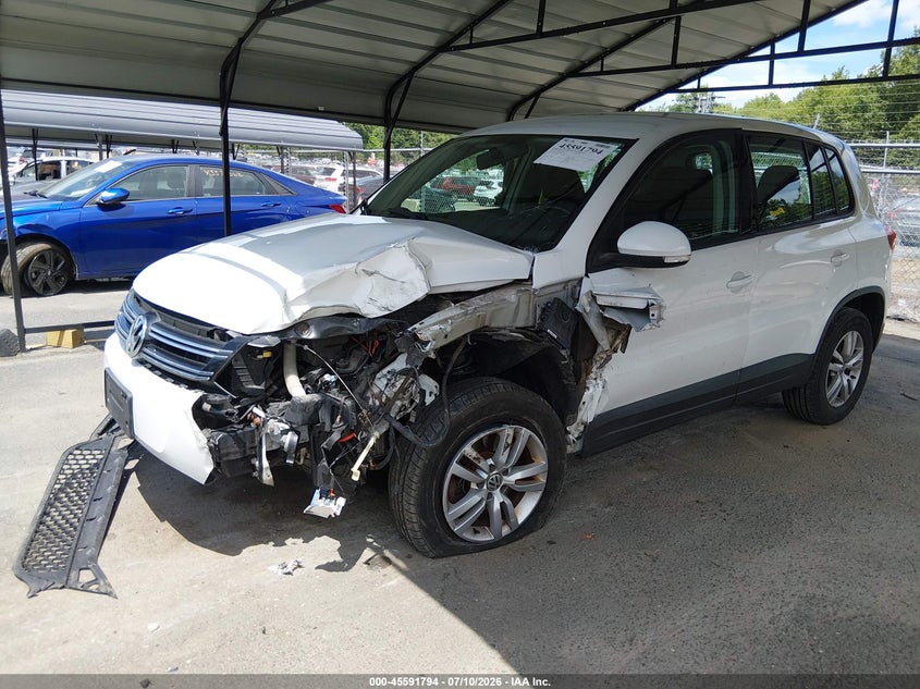 2014 VOLKSWAGEN TIGUAN auction photo 2