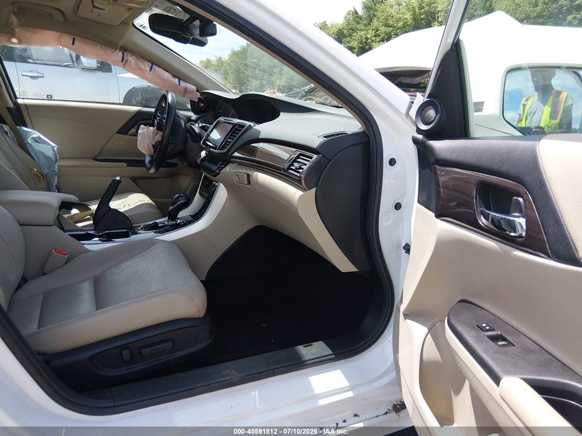2017 HONDA ACCORD auction photo 5