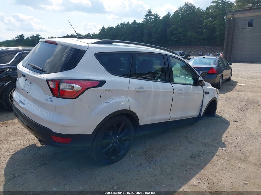 Vin: 1fmcu9gd5hua31100, lot: 46090193, ford escape se 20174