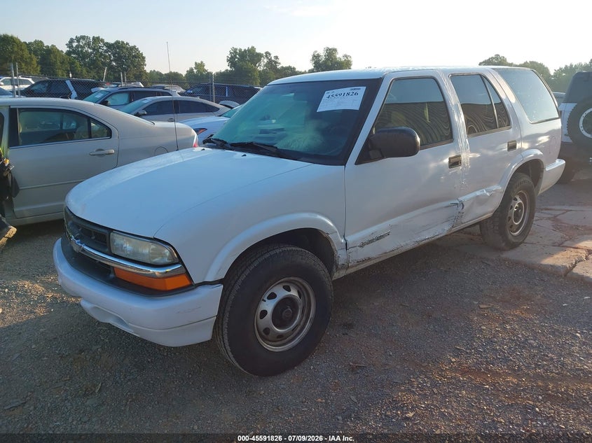 2005 Chevrolet Blazer Ls, Left Side, IAAI, VIN 1GNDT13X15K108119 — photo 2