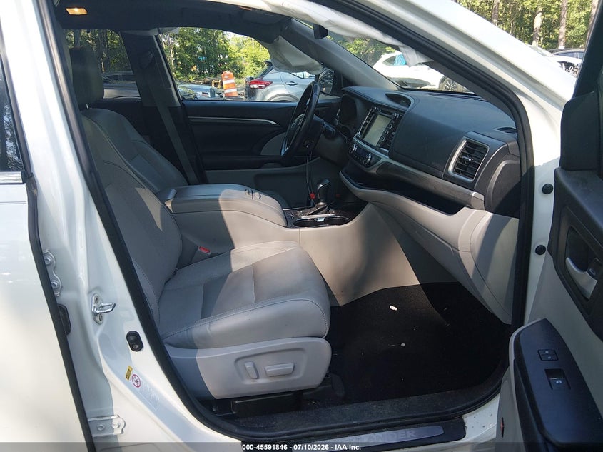 2018 TOYOTA HIGHLANDER auction photo 5