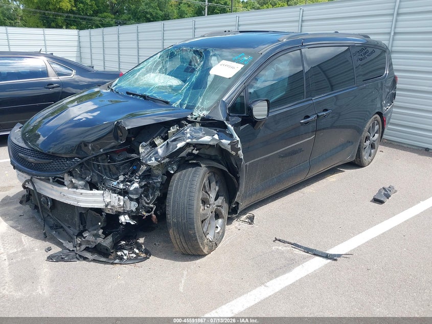 Vin: 2c4rc1bgxkr593874, lot: 46090244, chrysler pacifica touring l 20192