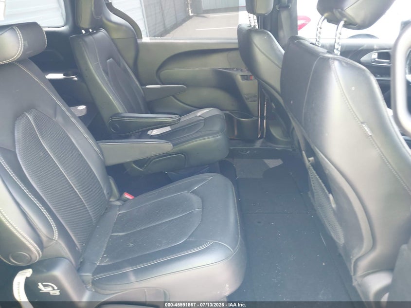 2019 Chrysler Pacifica Touring L VIN: 2C4RC1BGXKR593874 Lot: 45591867