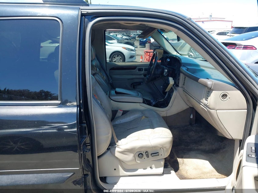 2002 CADILLAC ESCALADE auction photo 5