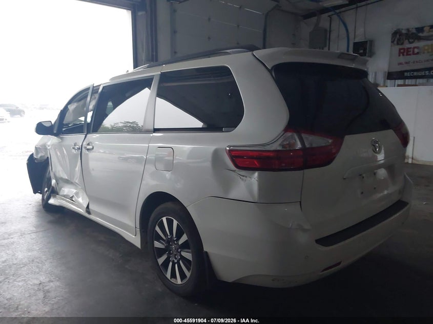 TOYOTA SIENNA - zdjęcie 3