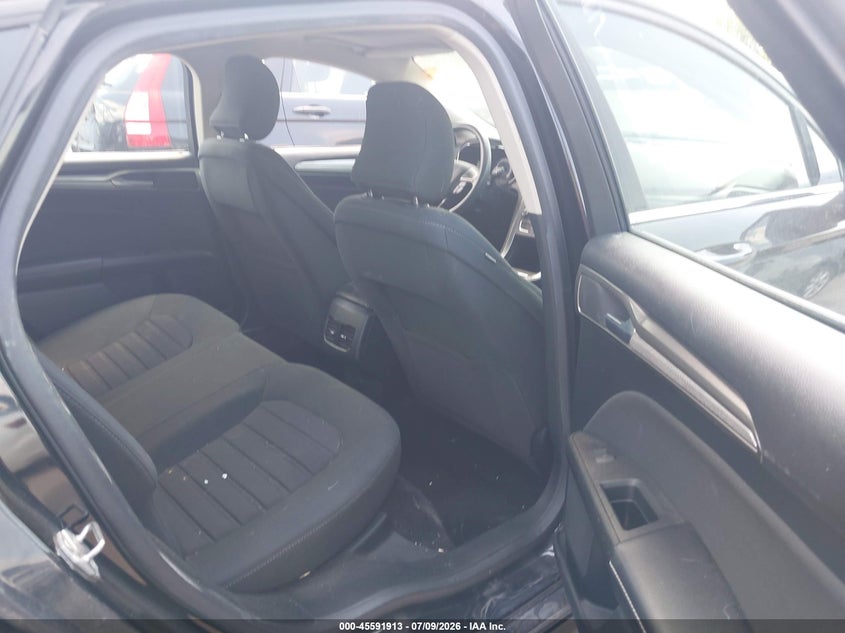 2019 FORD FUSION auction photo 8
