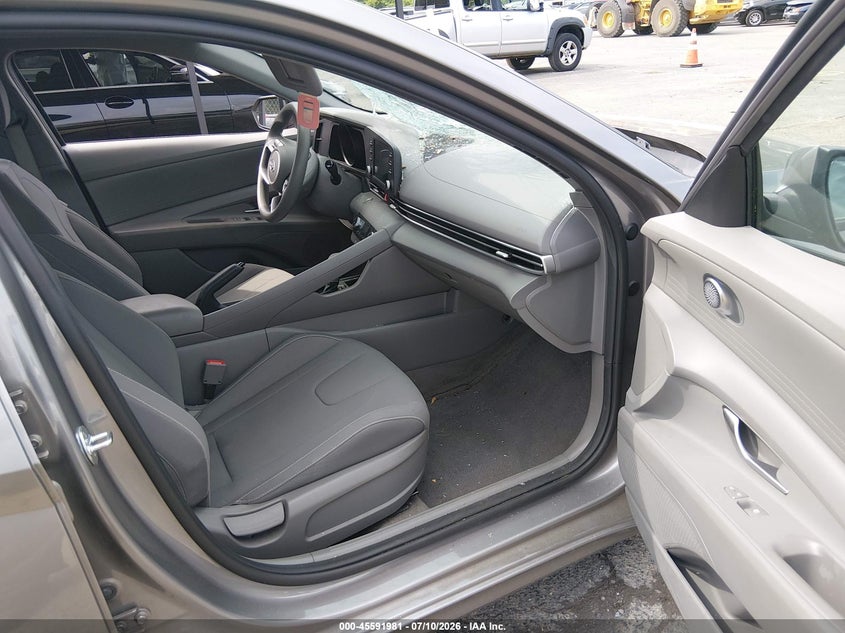 AtlanticExpress - Hyundai Elantra
