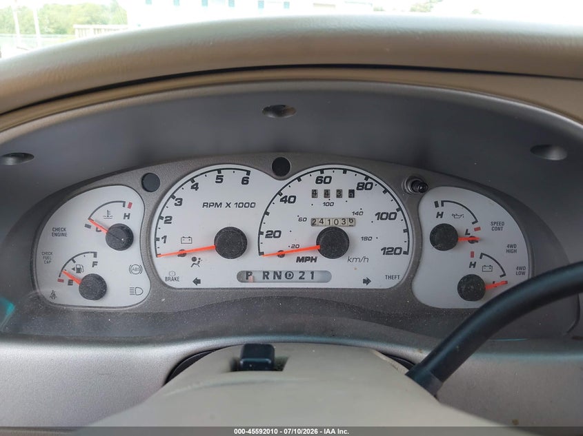 2003 Ford Explorer Sport Trac Xls/Xlt VIN: 1FMZU77E43UC32275 Lot: 45592010