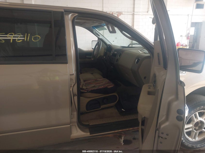 2004 FORD F-150 auction photo 5