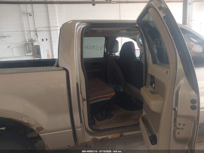 2004 FORD F-150 auction photo 8
