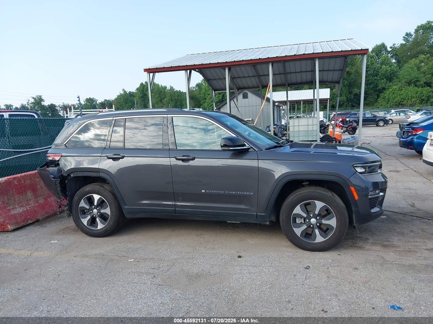 JEEP GRAND CHEROKEE 4XE - zdjęcie 13