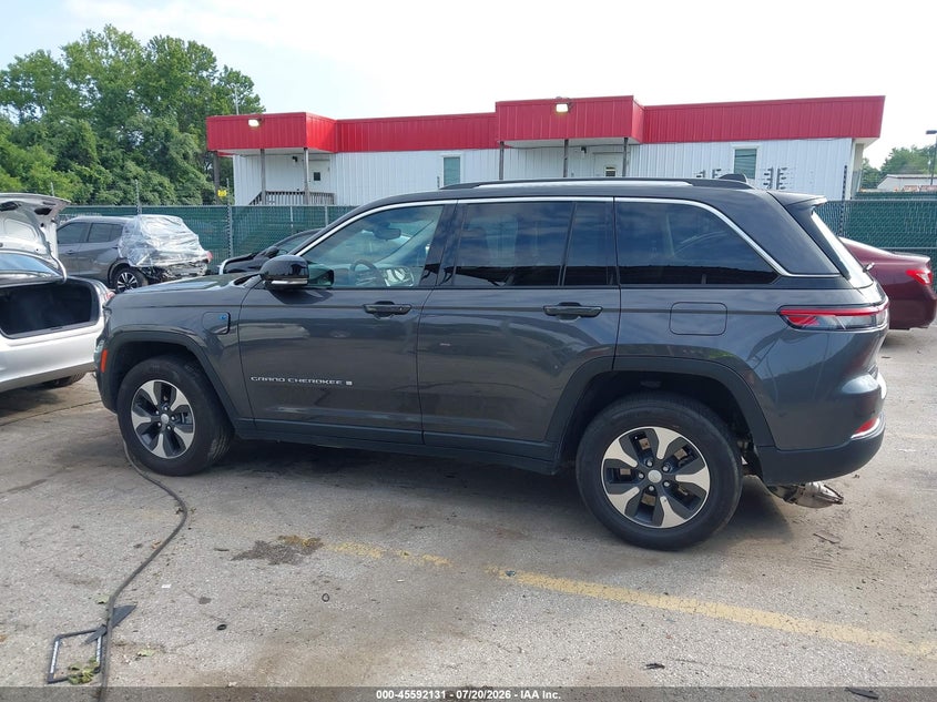 JEEP GRAND CHEROKEE 4XE - zdjęcie 14