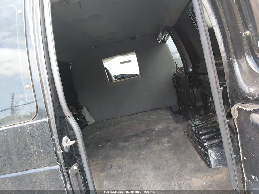 2002 FORD E-150 auction photo 8