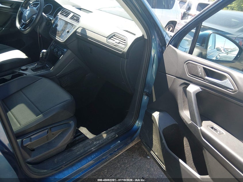 VOLKSWAGEN TIGUAN 2020 VIN 3VV2B7AX3LM095390