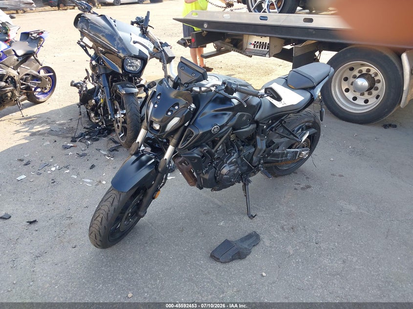 YAMAHA MT07 2024