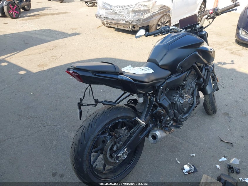 YAMAHA MT07 2024