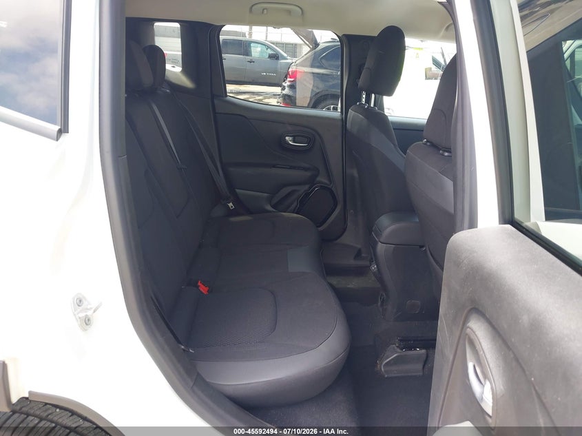 2018 JEEP RENEGADE auction photo 8