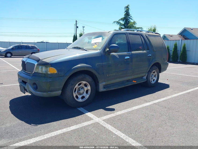 5LMPU28A9YLJ13203 2000 Lincoln Navigator photo 1