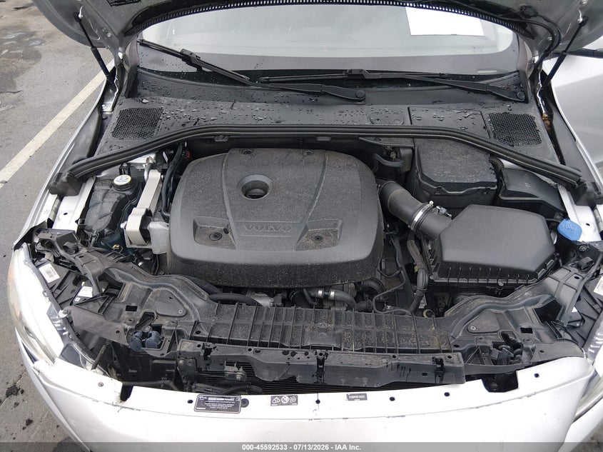 2015 Volvo S60 T5 Platinum VIN: YV126MFM2F2361570 Lot: 45592533