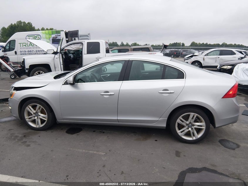 2015 Volvo S60 T5 Platinum VIN: YV126MFM2F2361570 Lot: 45592533