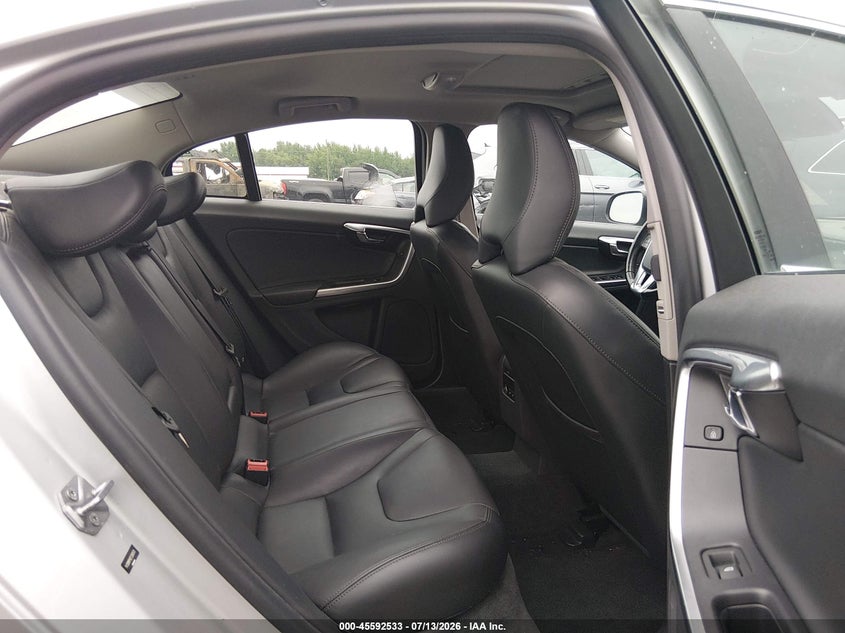 2015 Volvo S60 T5 Platinum VIN: YV126MFM2F2361570 Lot: 45592533