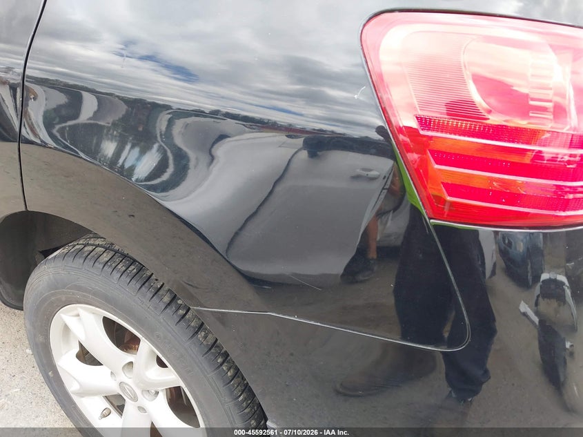 2010 NISSAN ROGUE auction photo 6