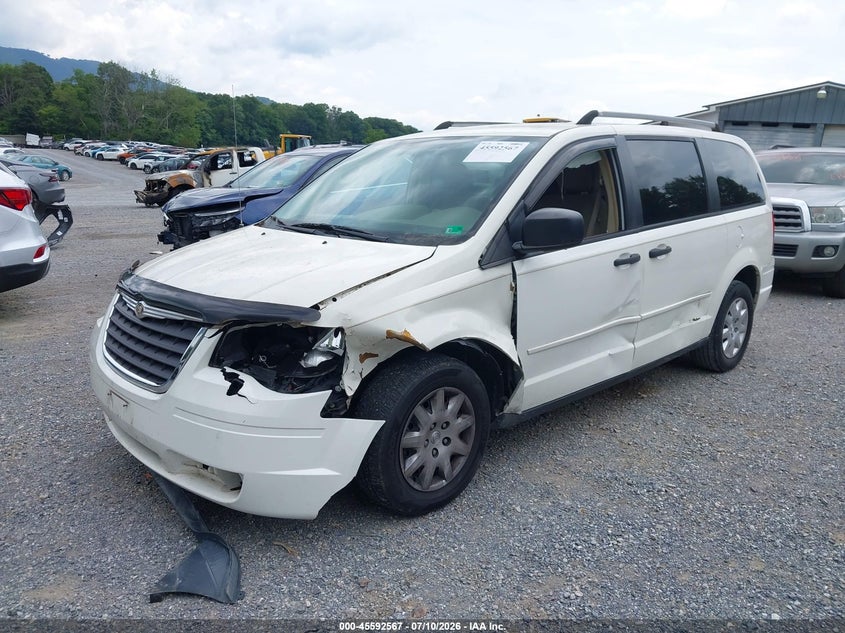 2008 CHRYSLER TOWN & COUNTRY auction photo 2