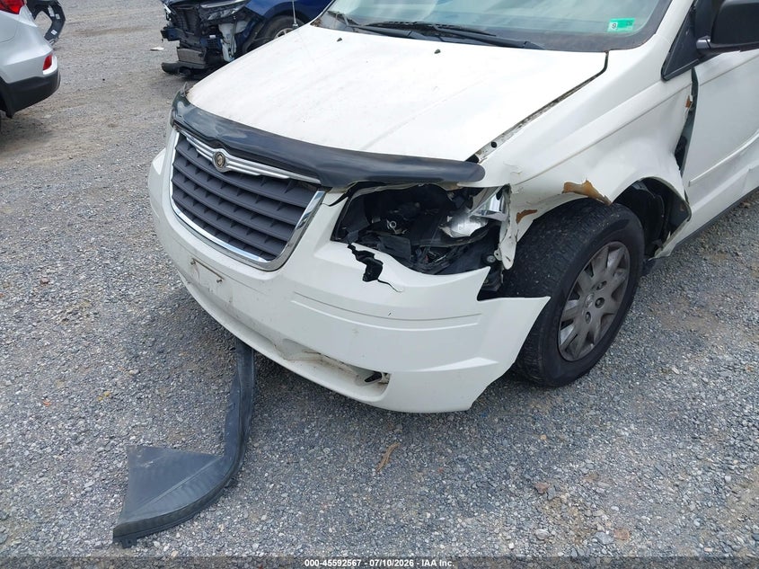 2008 CHRYSLER TOWN & COUNTRY auction photo 6