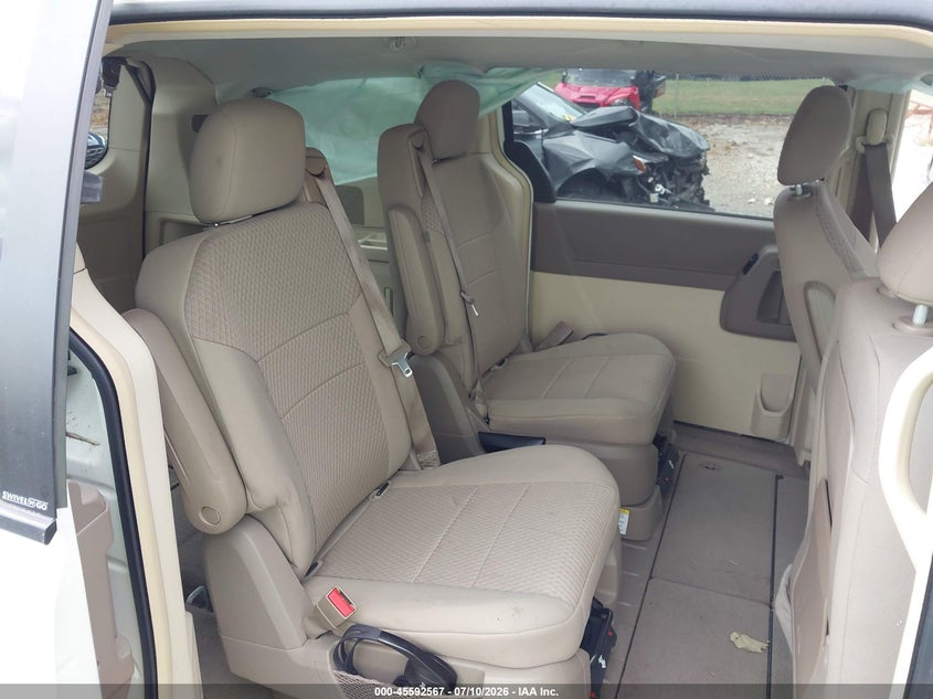 2008 CHRYSLER TOWN & COUNTRY auction photo 8