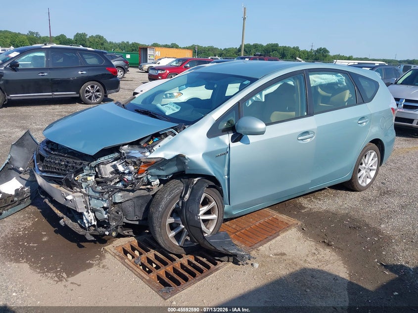 2014 Toyota Prius v (+), Front End, IAAI, VIN JTDZN3EU4EJ002373 — photo 2