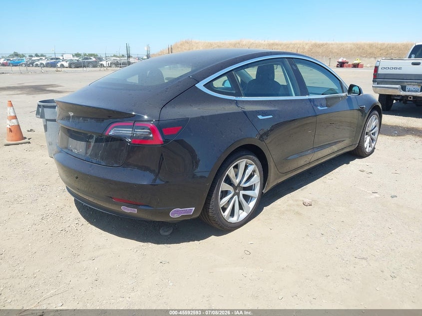 2018 TESLA MODEL 3 auction photo 4