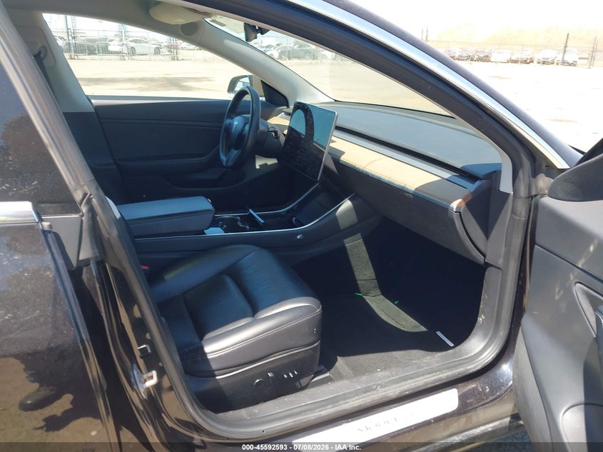 2018 TESLA MODEL 3 auction photo 5