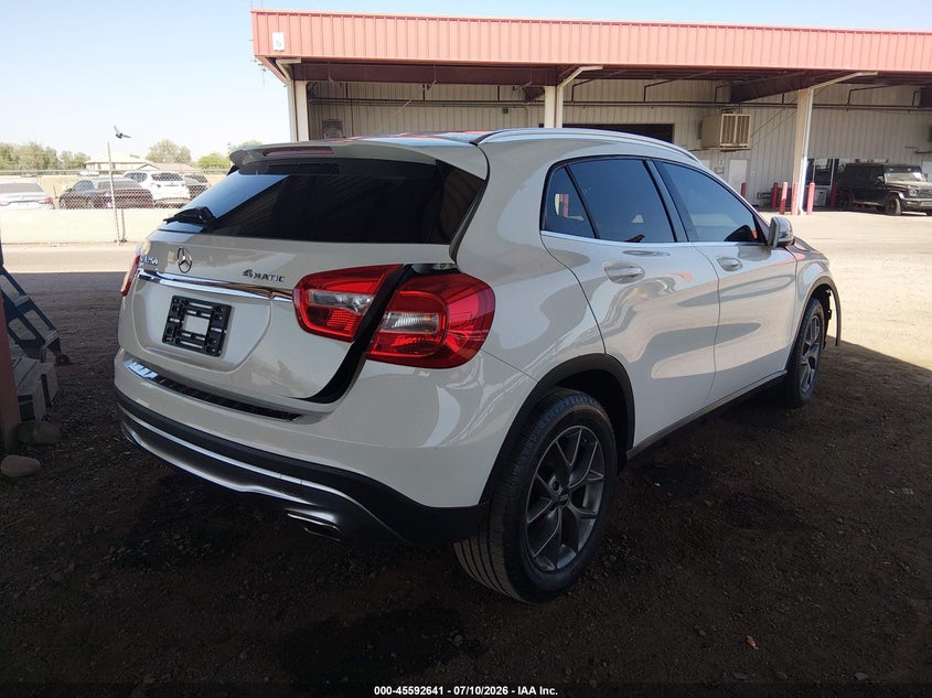 2015 MERCEDES-BENZ GLA 250 — zdjęcie 4