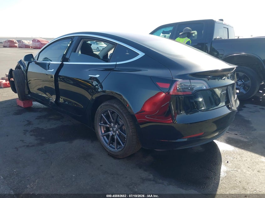 2018 TESLA MODEL 3 auction photo 3