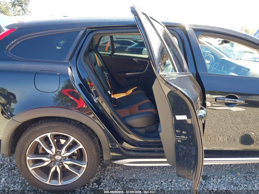 2018 Volvo V60 Cross Country T5 VIN: YV440MWK1J2057893 Lot: 45592806