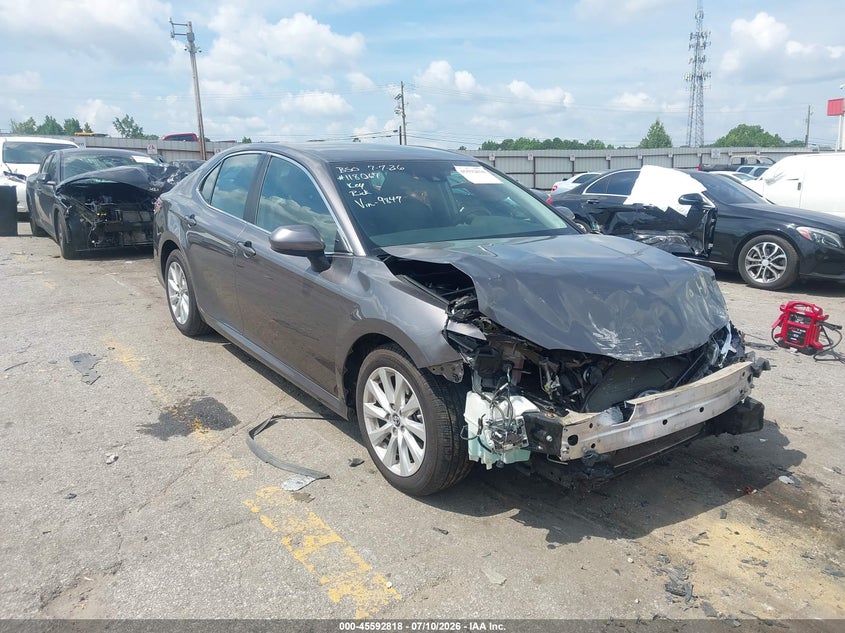 2018 TOYOTA CAMRY auction photo 1