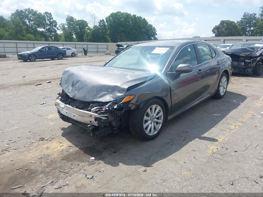 2018 TOYOTA CAMRY auction photo 2