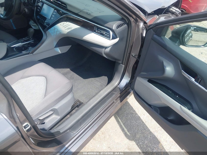 2018 TOYOTA CAMRY auction photo 5