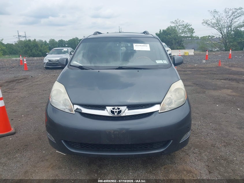 AtlanticExpress - Toyota Sienna