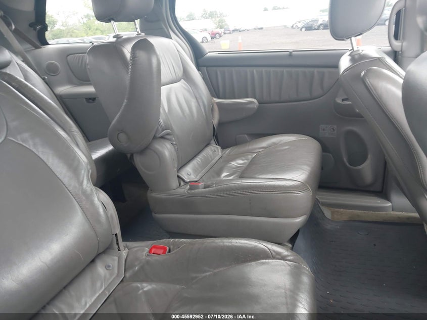 AtlanticExpress - Toyota Sienna